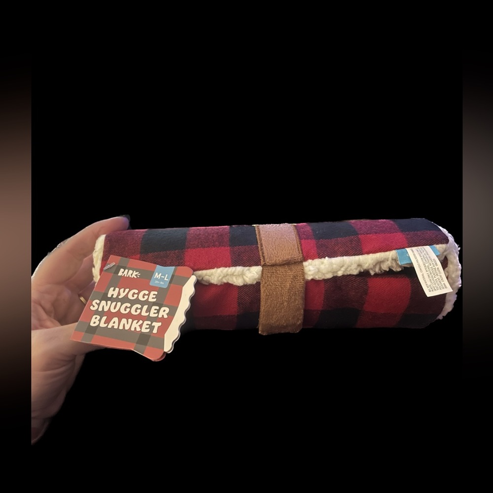 Bark Box Super Chewer snuggle blanket squeak toy NEW Buffalo plaid Large Dog toy